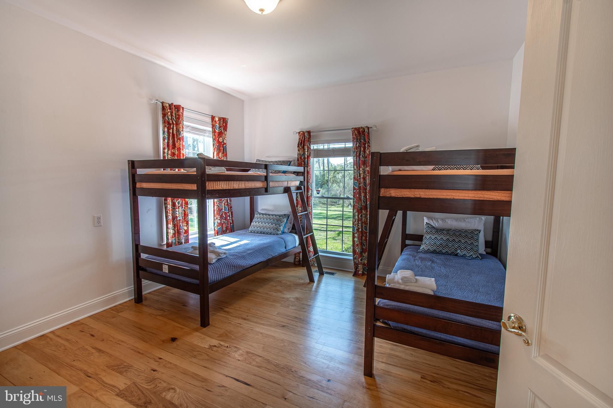 MCKEIL POINTE - Residential