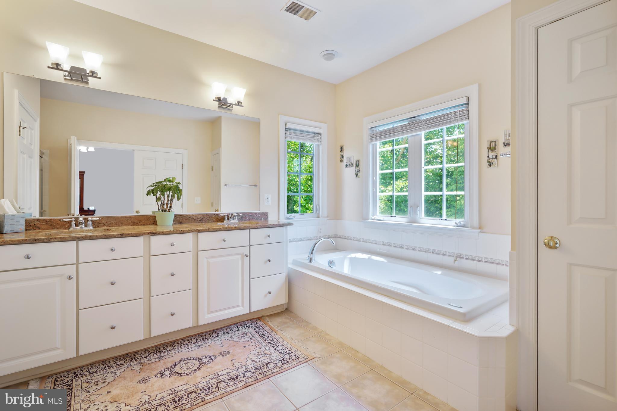 CEDAR HUNT - Residential