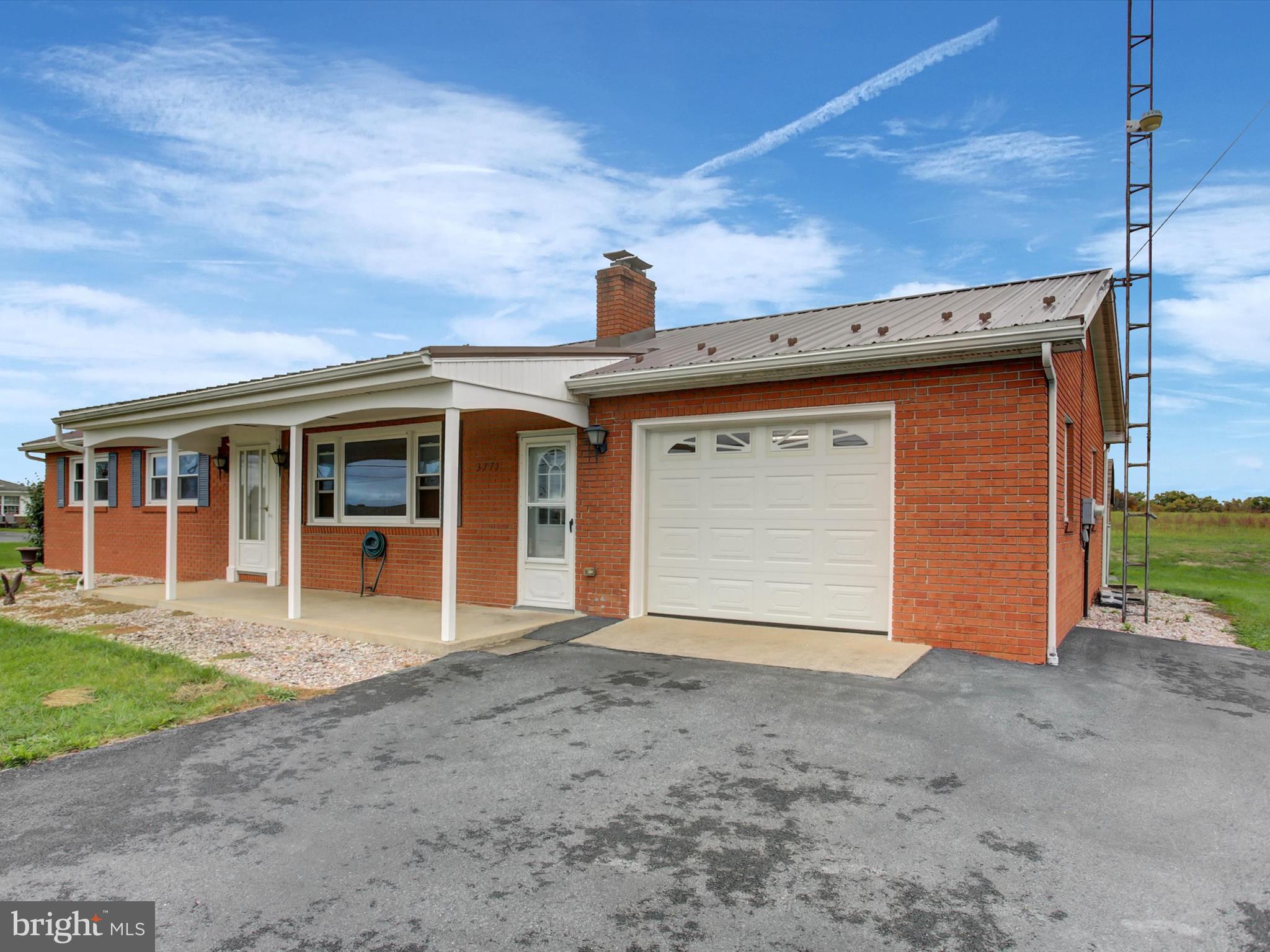 3771 BUCHANAN TRAIL W