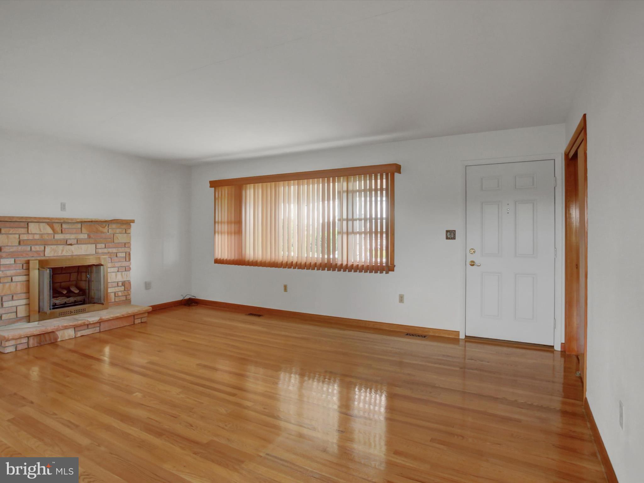 3771 BUCHANAN TRAIL W