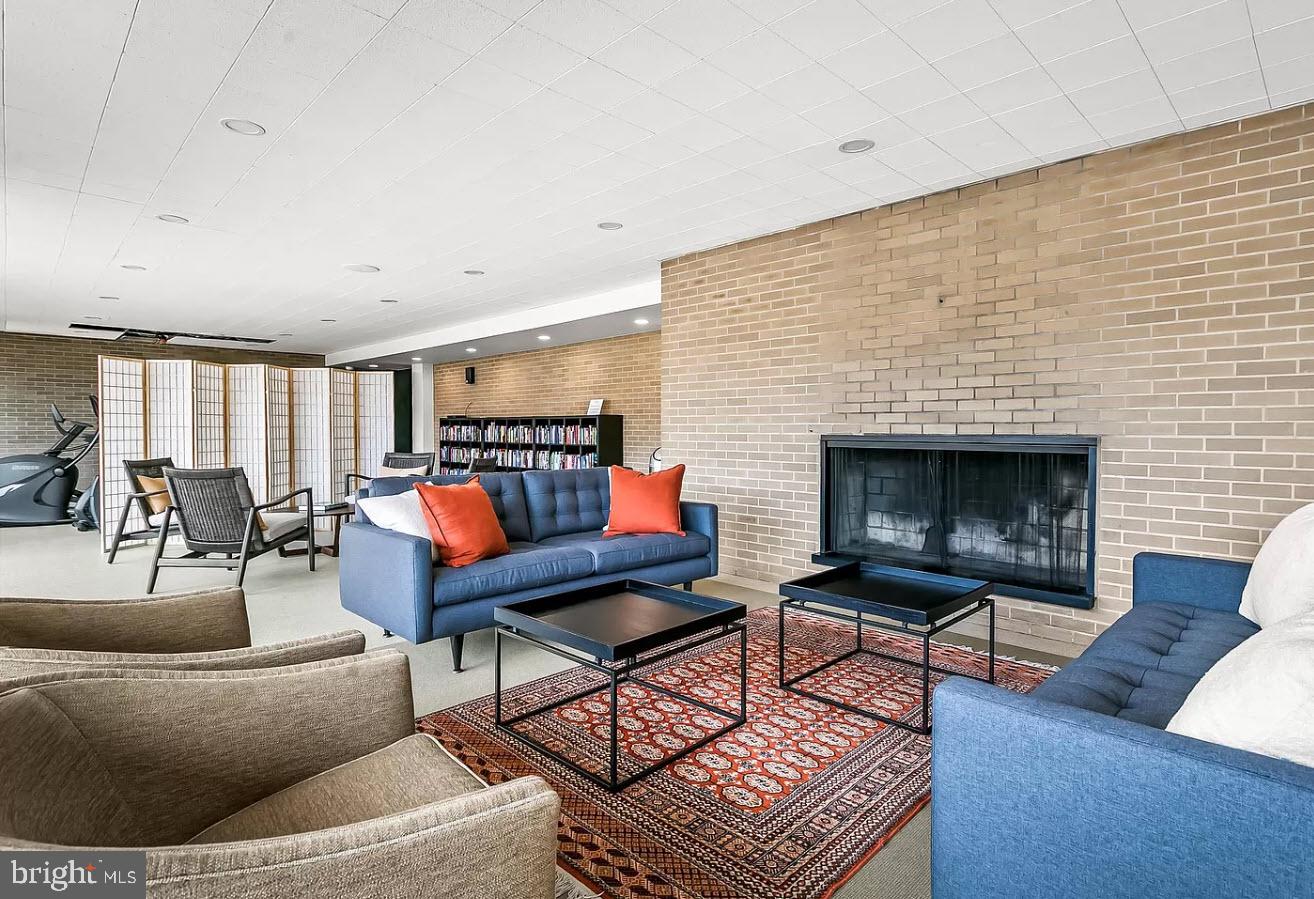 CHARLES VILLAGE - Residential