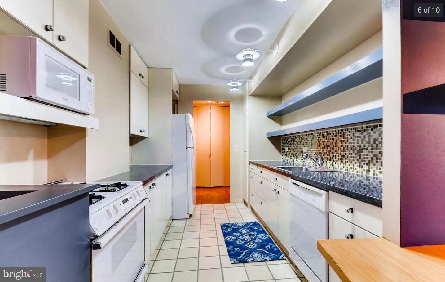 CHARLES VILLAGE - Residential