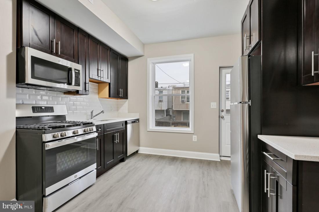 ELWOOD PARK - Residential