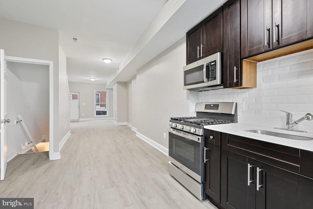 ELWOOD PARK - Residential