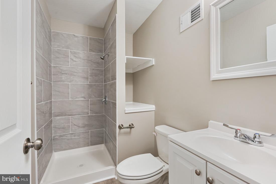 ELWOOD PARK - Residential