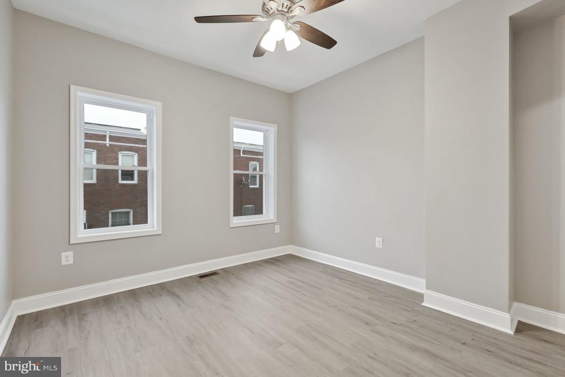 ELWOOD PARK - Residential