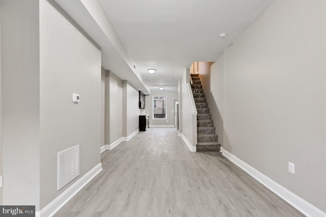 ELWOOD PARK - Residential