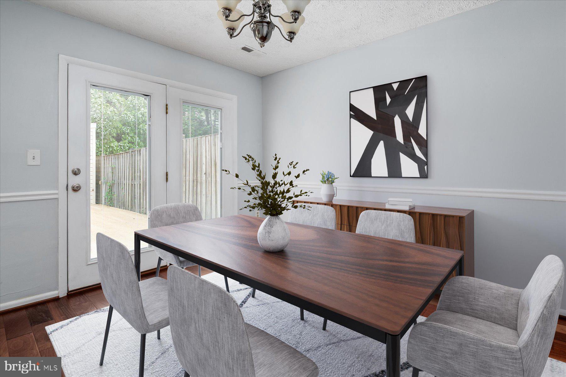 WHISPERING WOODS - Residential