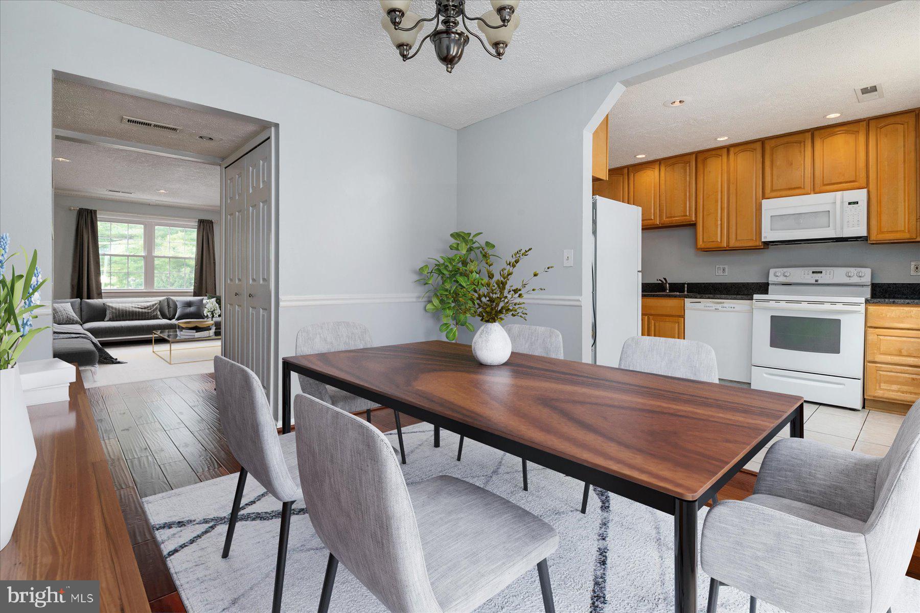 WHISPERING WOODS - Residential