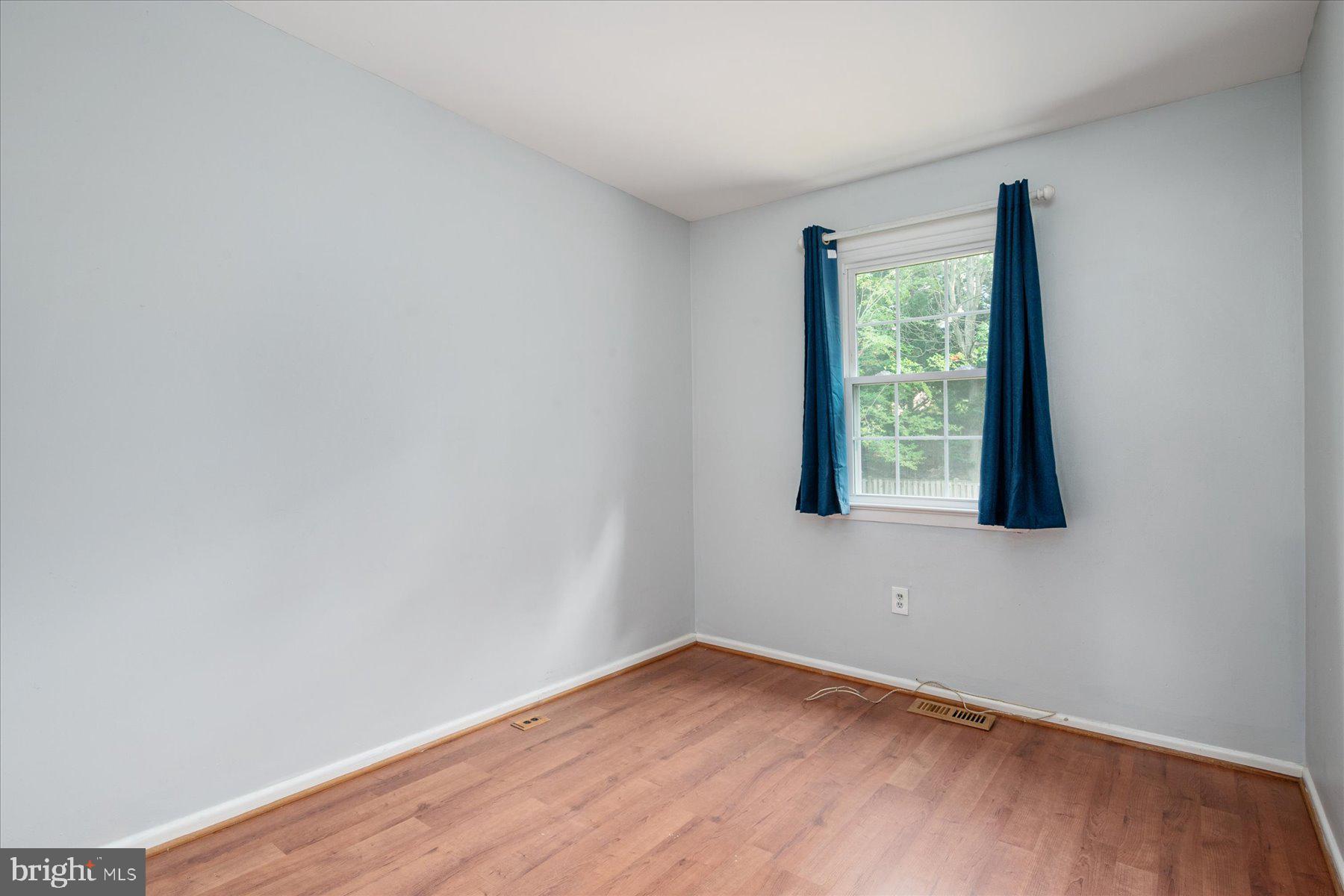 WHISPERING WOODS - Residential