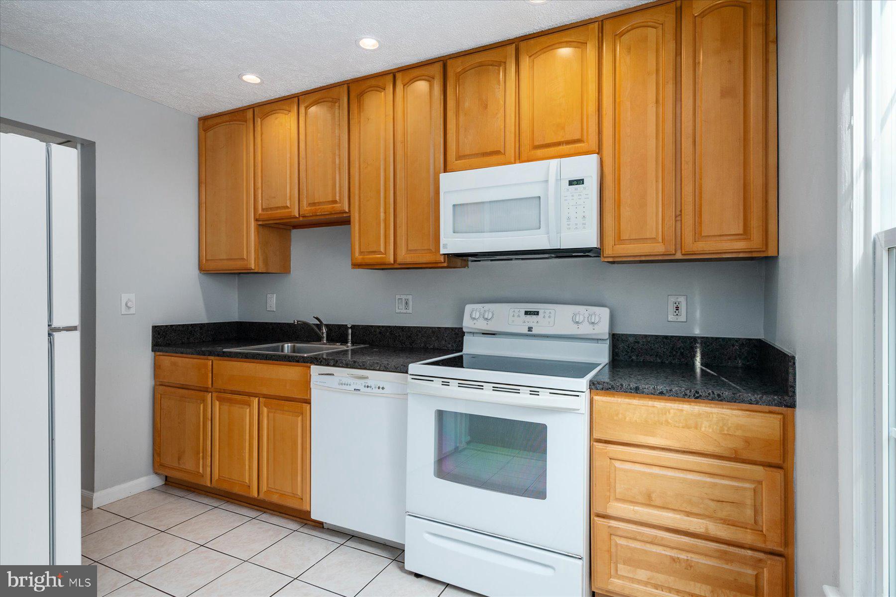 WHISPERING WOODS - Residential