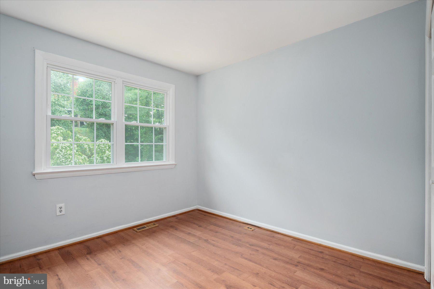 WHISPERING WOODS - Residential