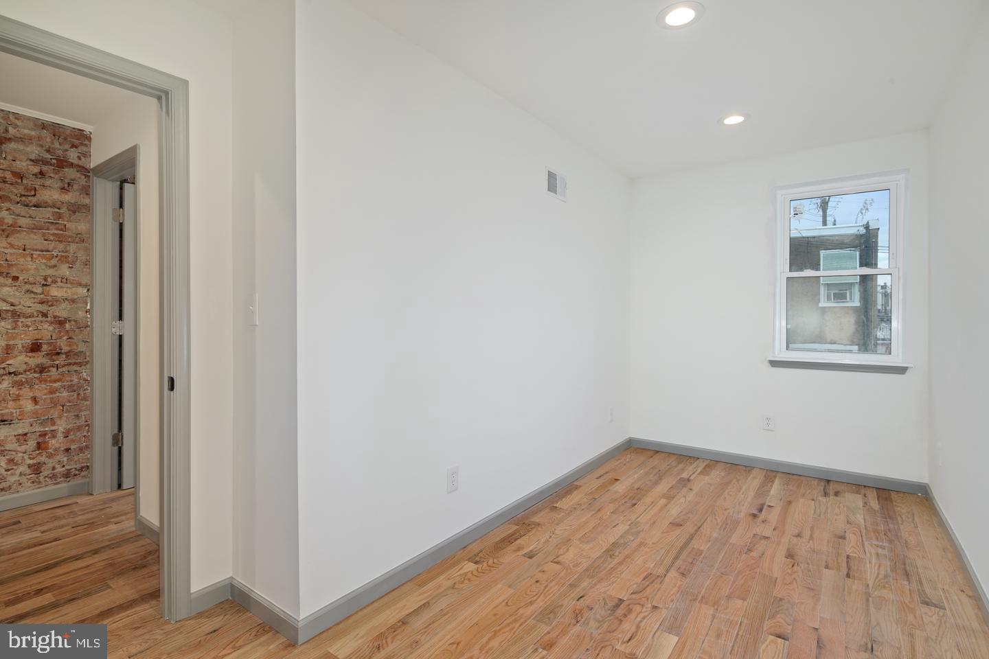 KENSINGTON - Residential