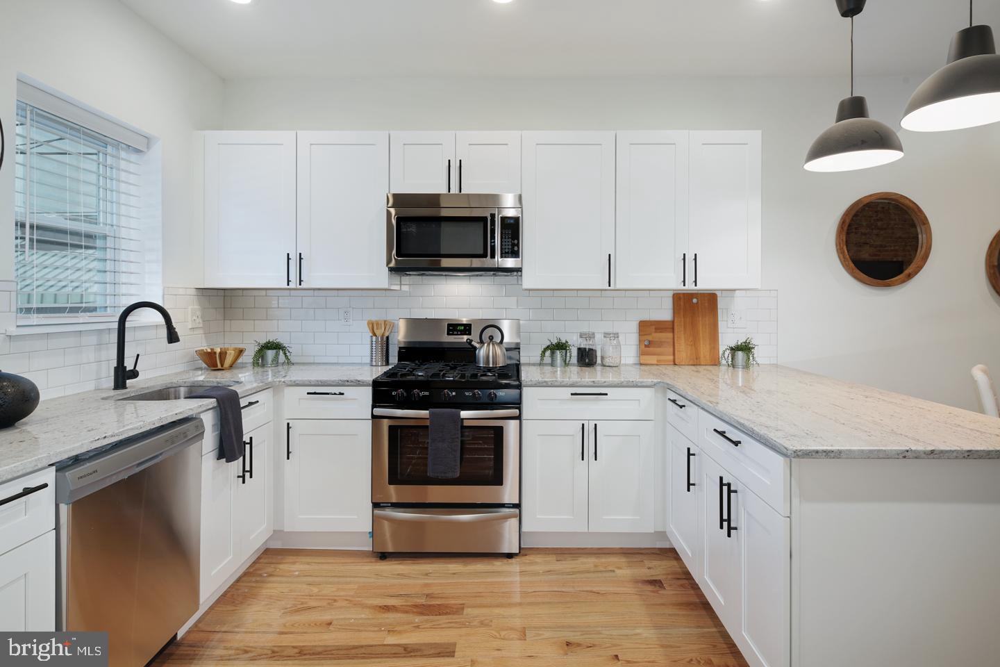 KENSINGTON - Residential