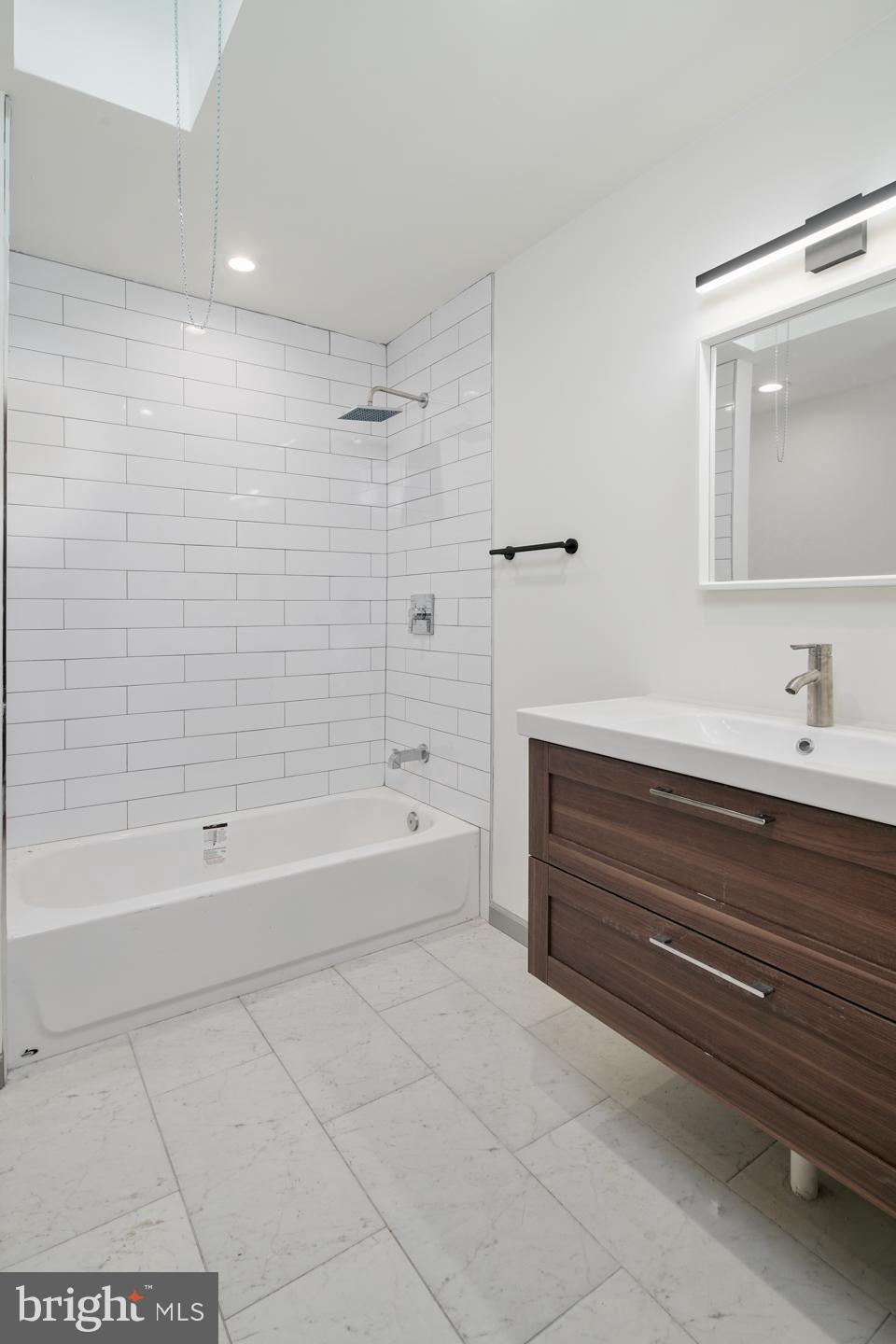 KENSINGTON - Residential