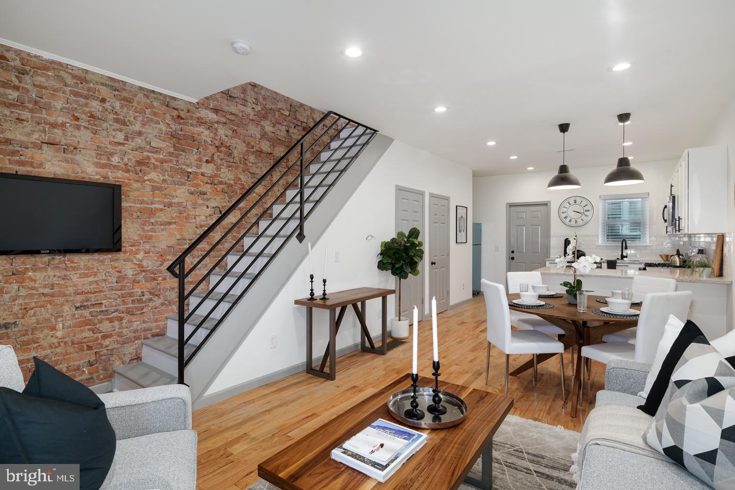 KENSINGTON - Residential