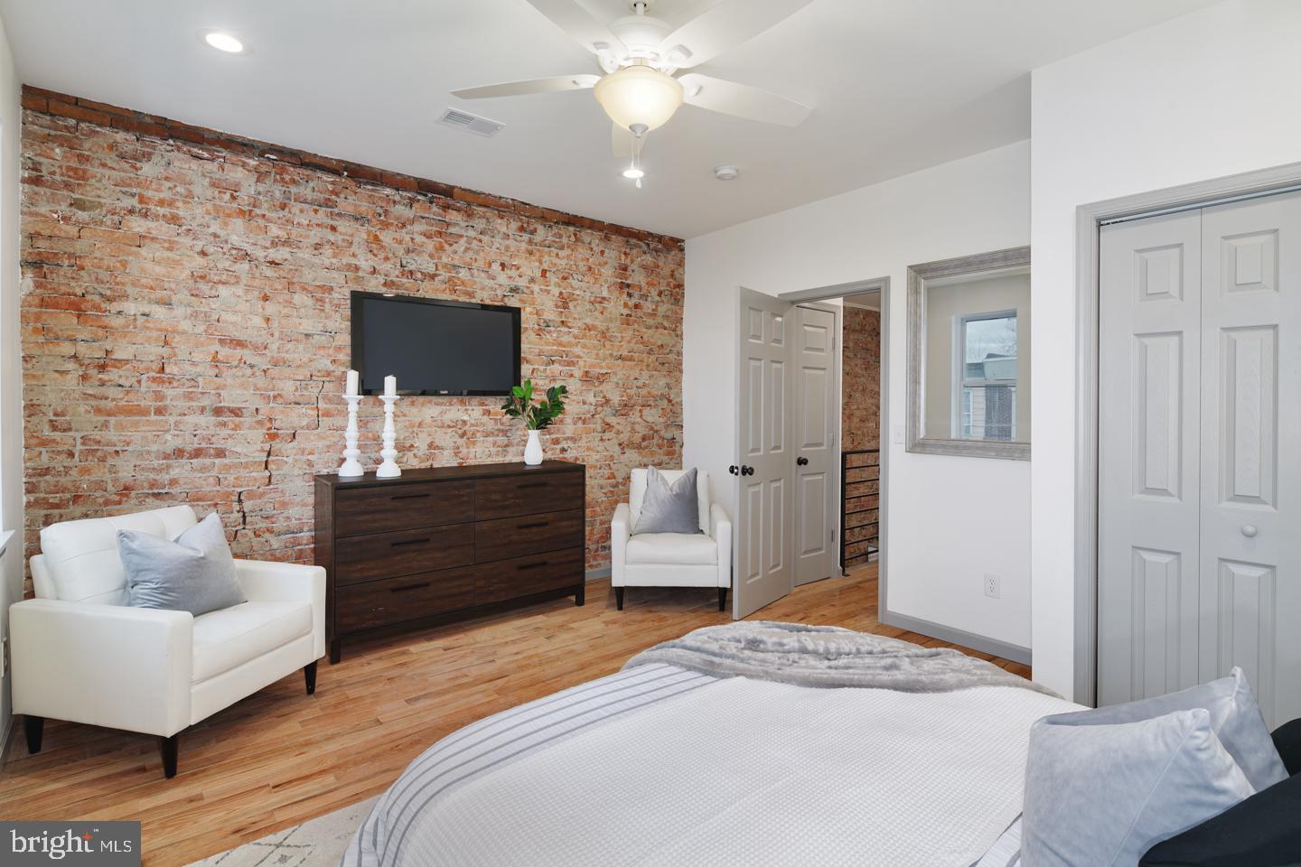 KENSINGTON - Residential