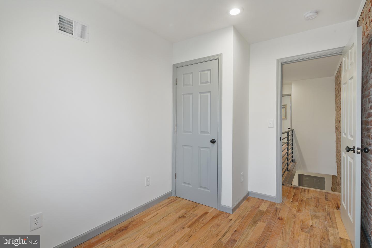 KENSINGTON - Residential