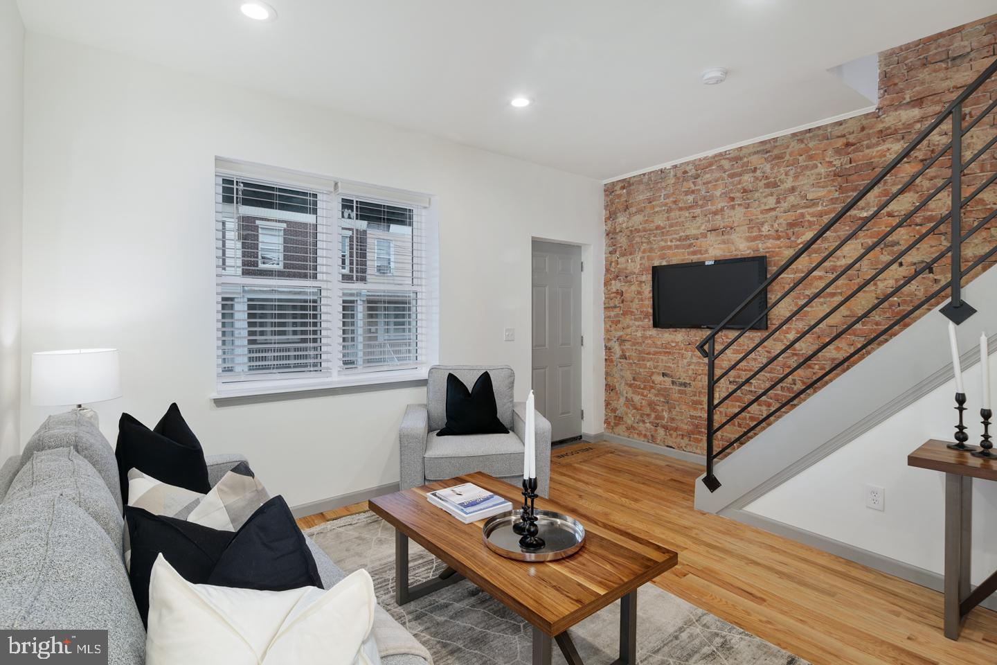 KENSINGTON - Residential