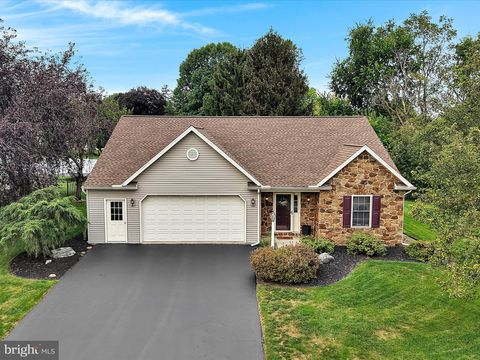 Photo of 21 Silver Creek Road, LITITZ, PA 17543 (MLS # PALA2077032)