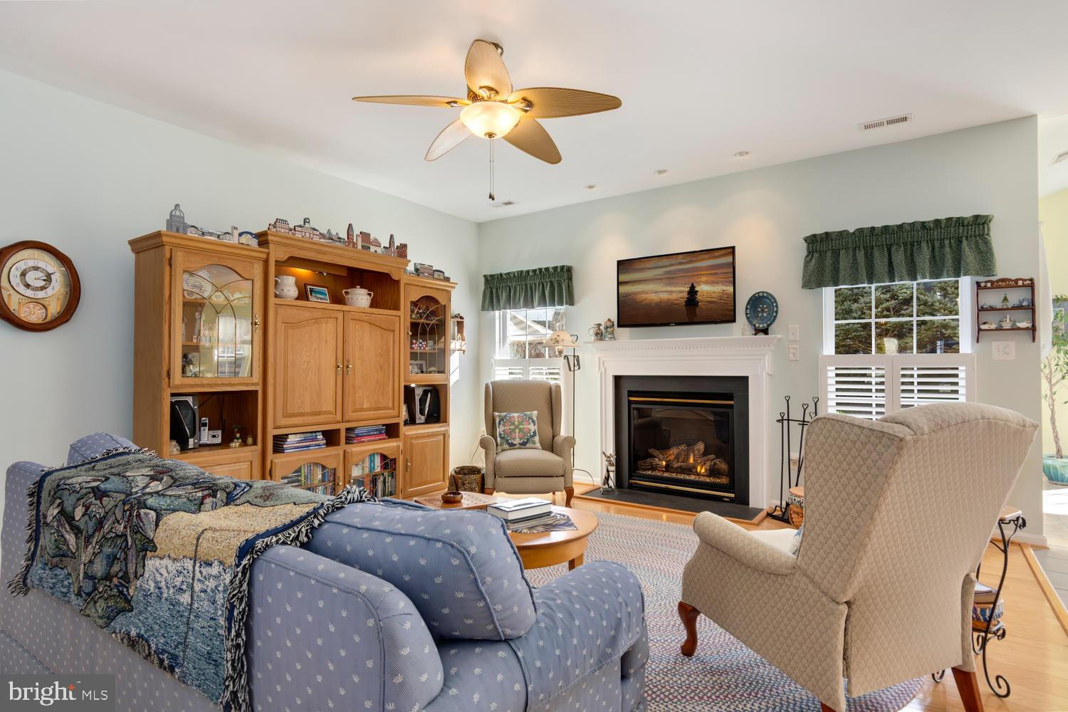 SYMPHONY VILLAGE AT CENTREVILLE - Residential