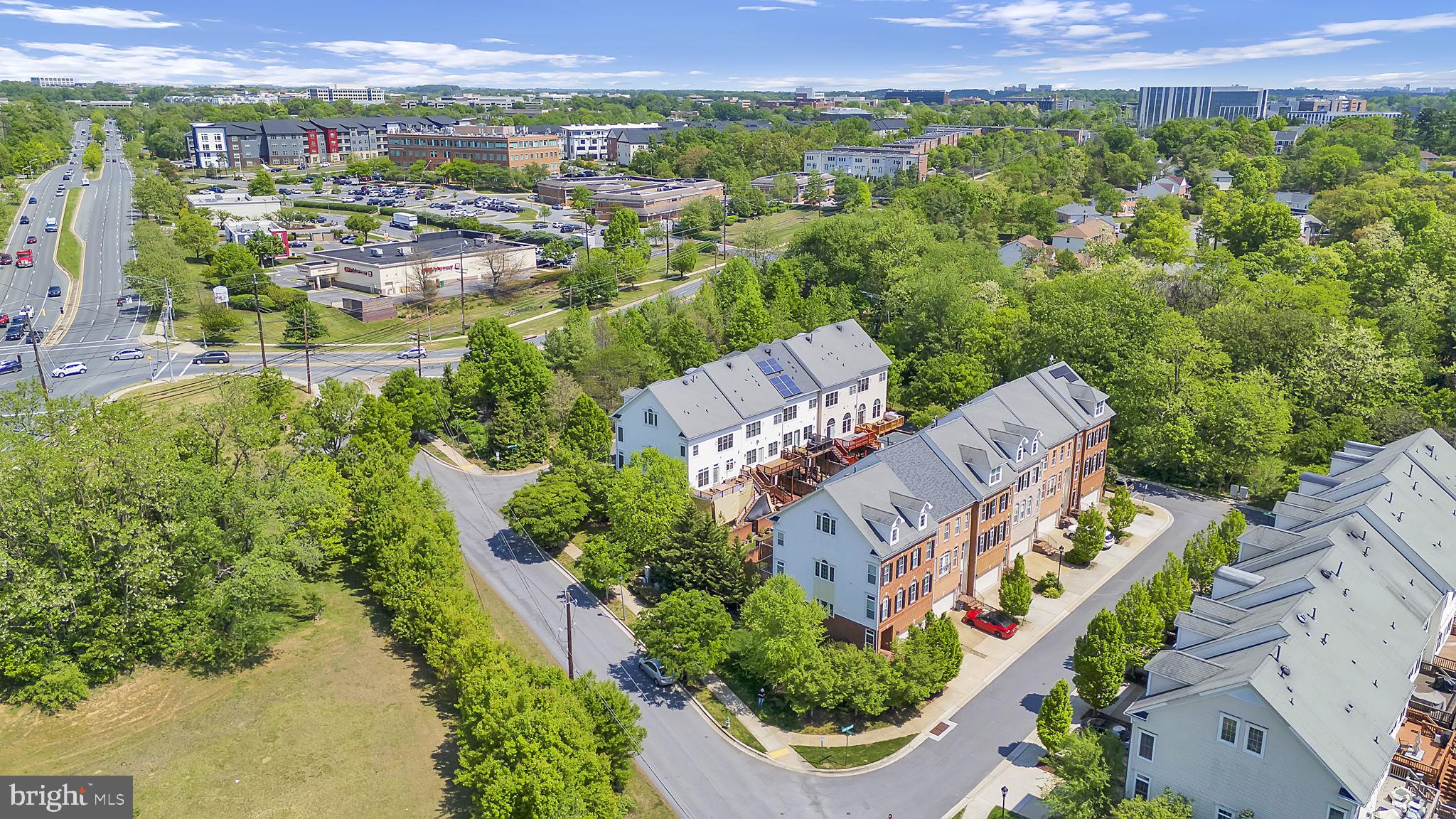POTOMAC COUNTRY CORNER - Residential