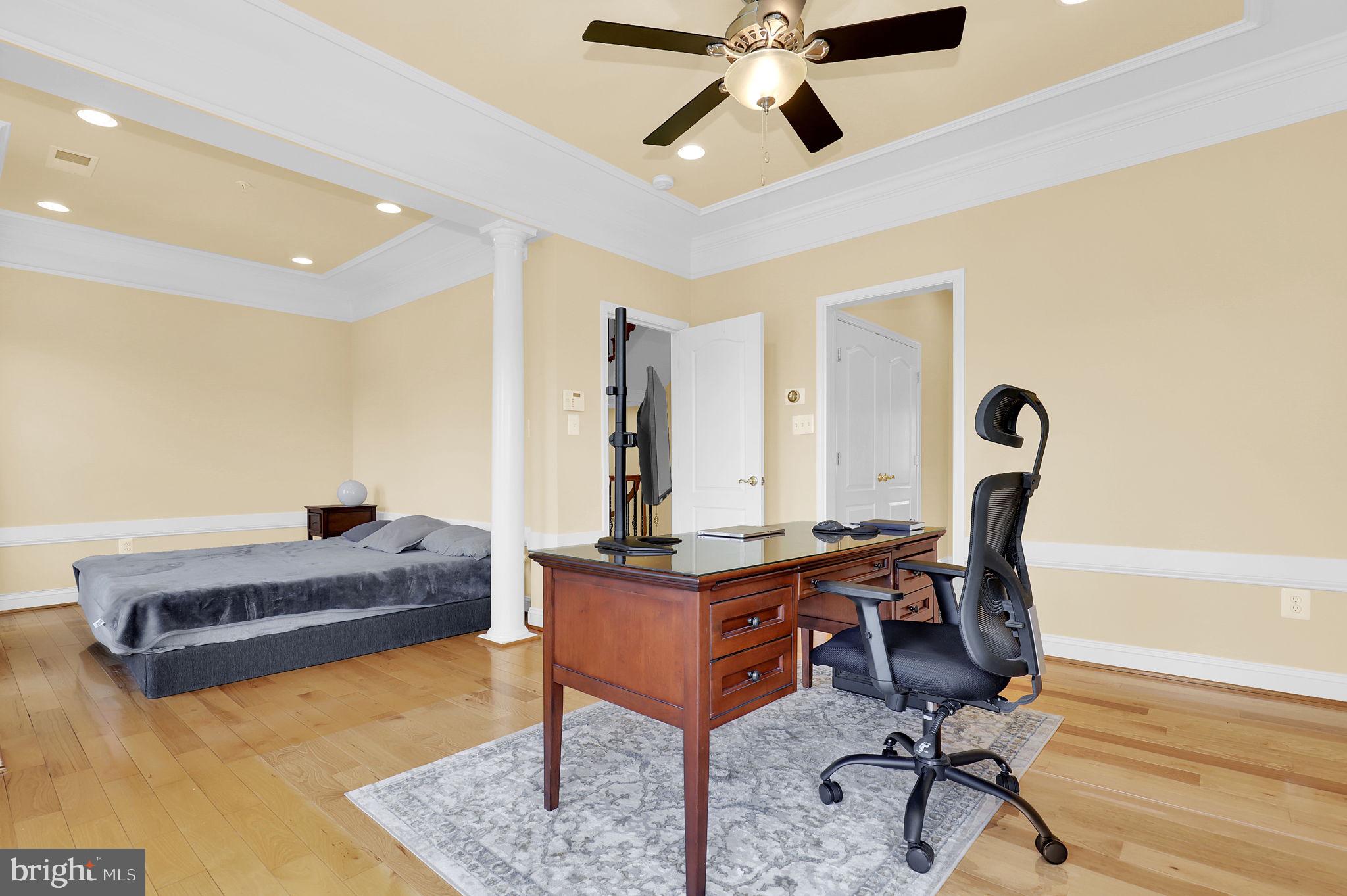 POTOMAC COUNTRY CORNER - Residential