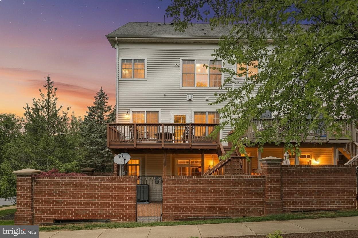 POTOMAC COUNTRY CORNER - Residential