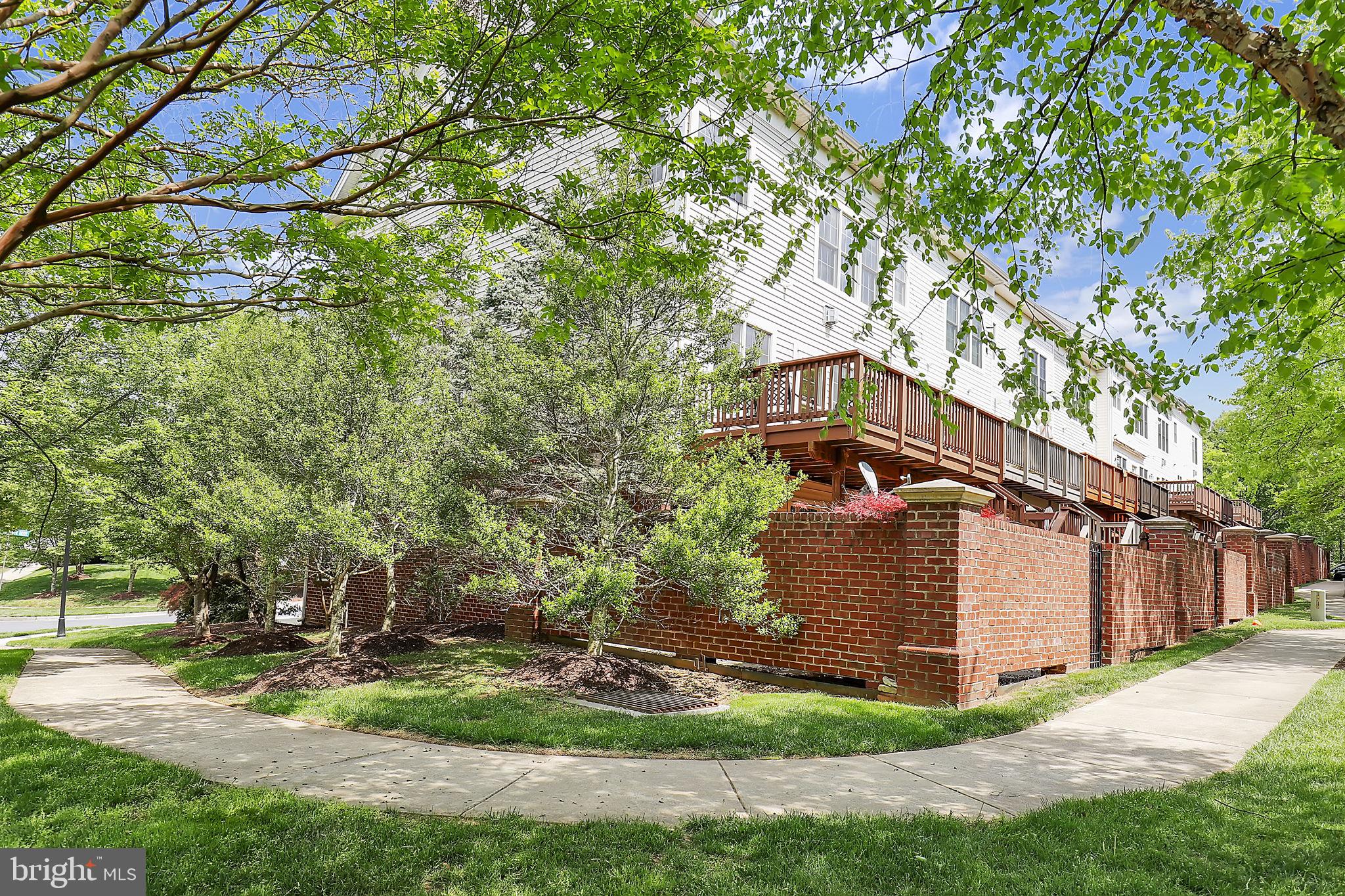 POTOMAC COUNTRY CORNER - Residential