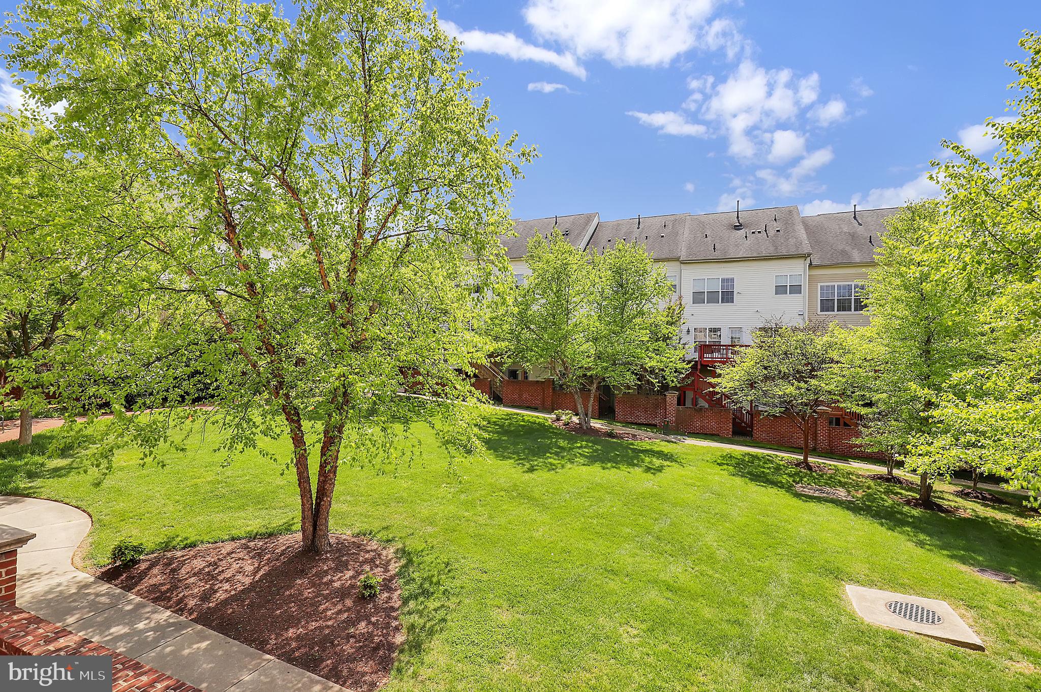 POTOMAC COUNTRY CORNER - Residential