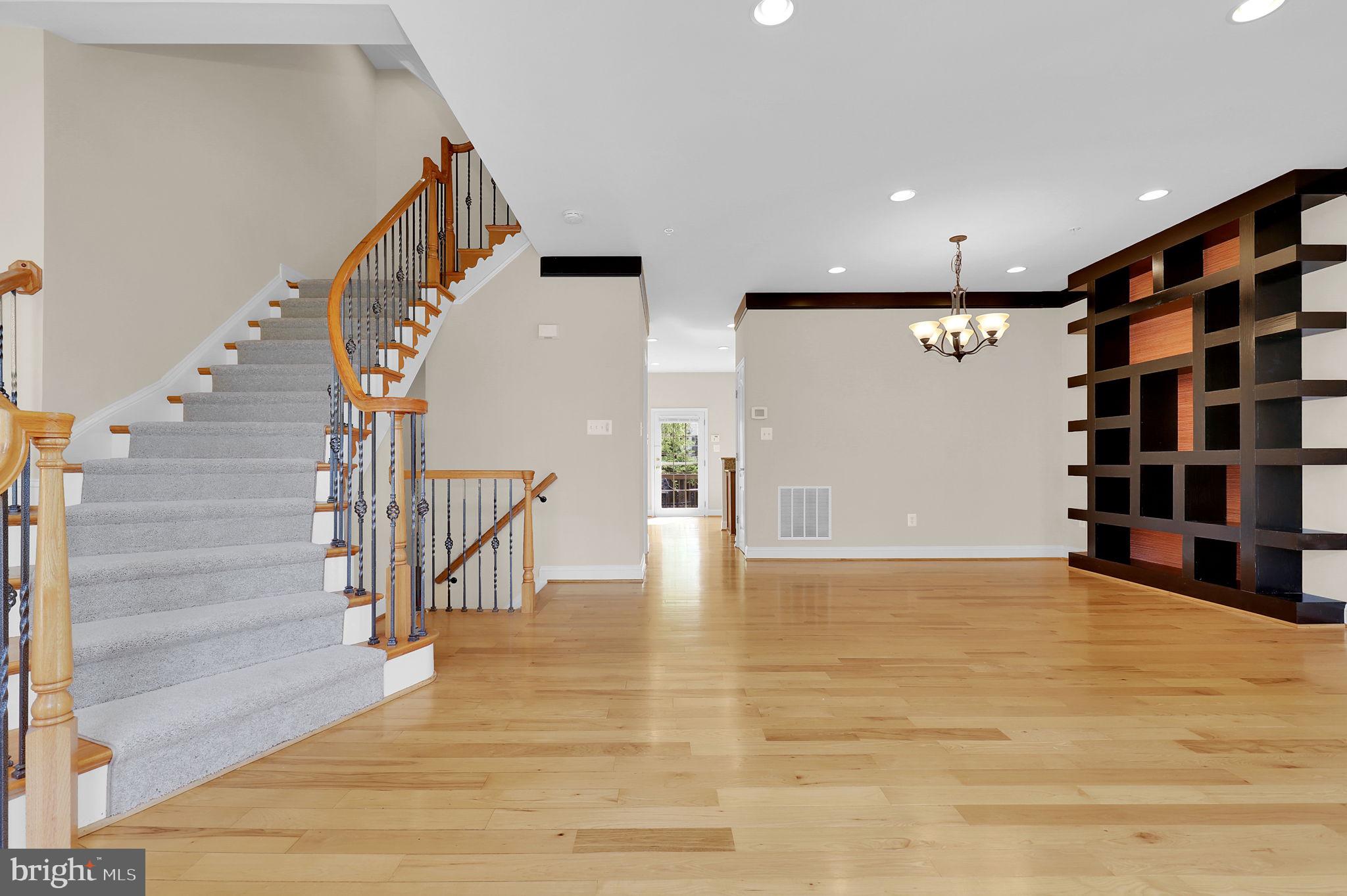 10312 POTOMAC CORNER DRIVE