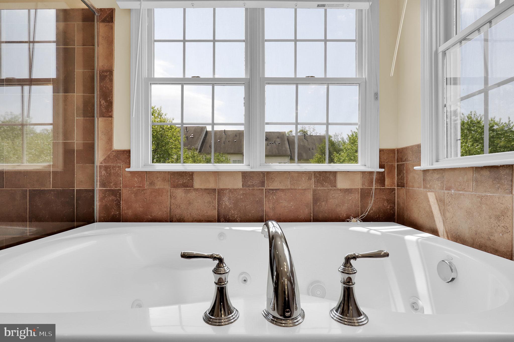 POTOMAC COUNTRY CORNER - Residential