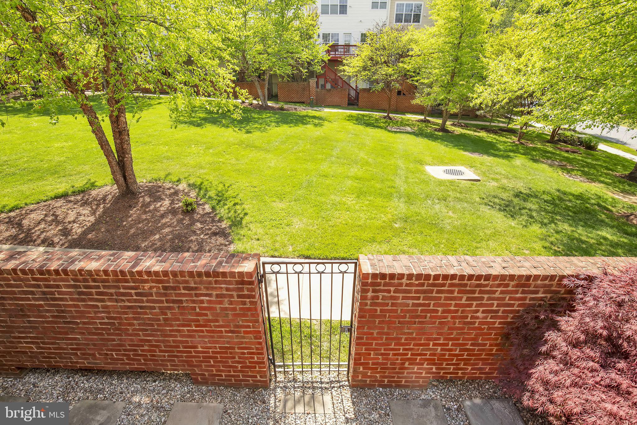 POTOMAC COUNTRY CORNER - Residential