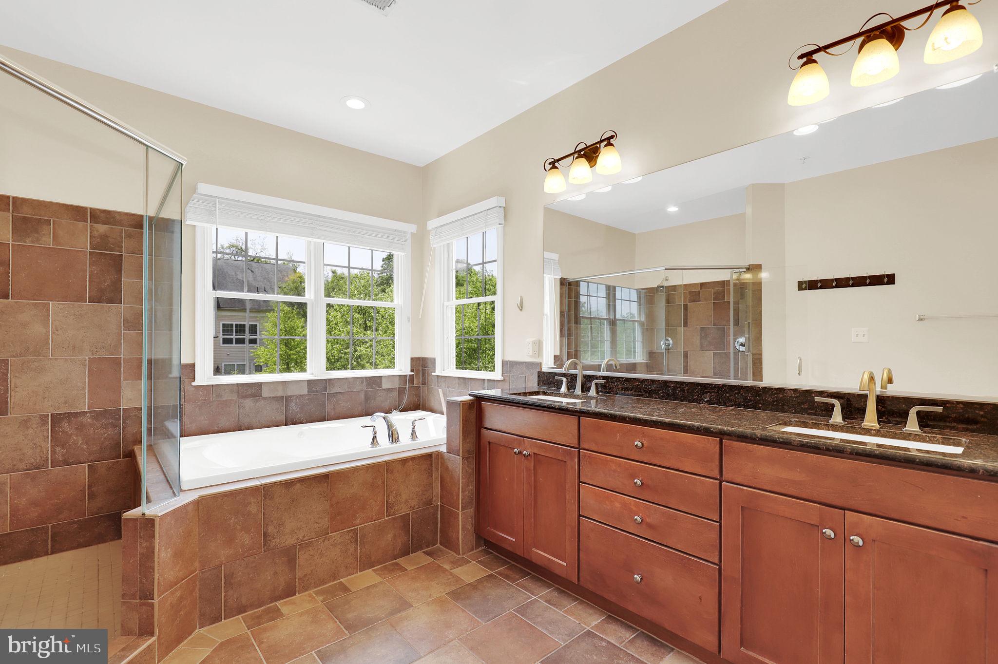 POTOMAC COUNTRY CORNER - Residential
