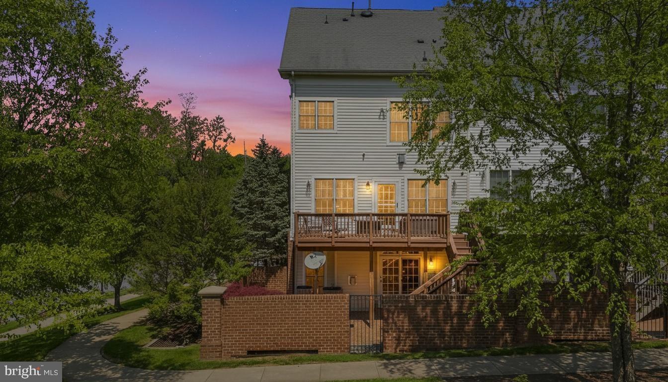 POTOMAC COUNTRY CORNER - Residential