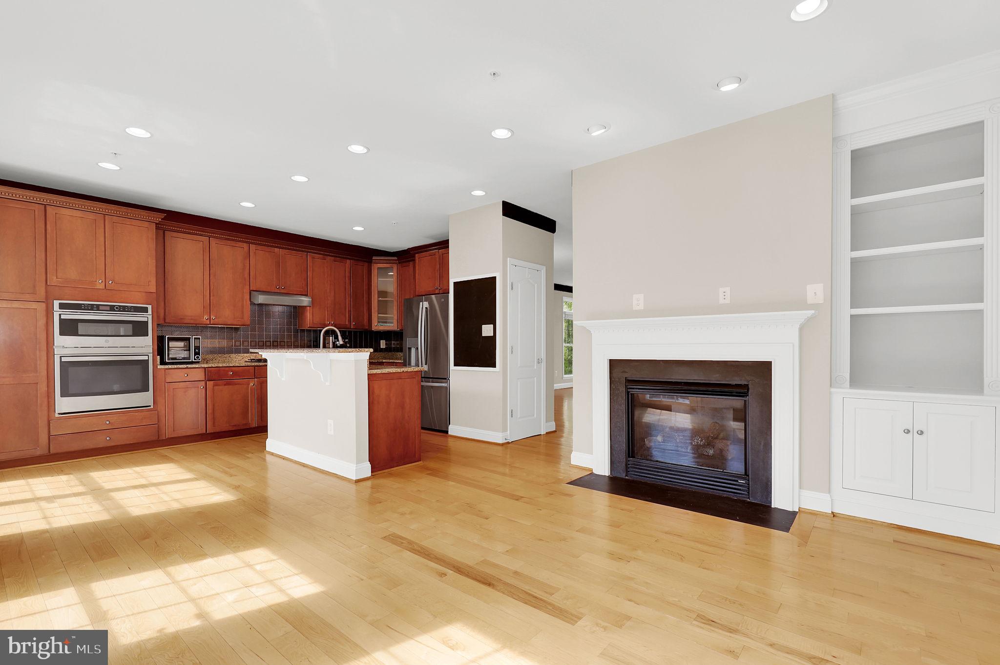 POTOMAC COUNTRY CORNER - Residential