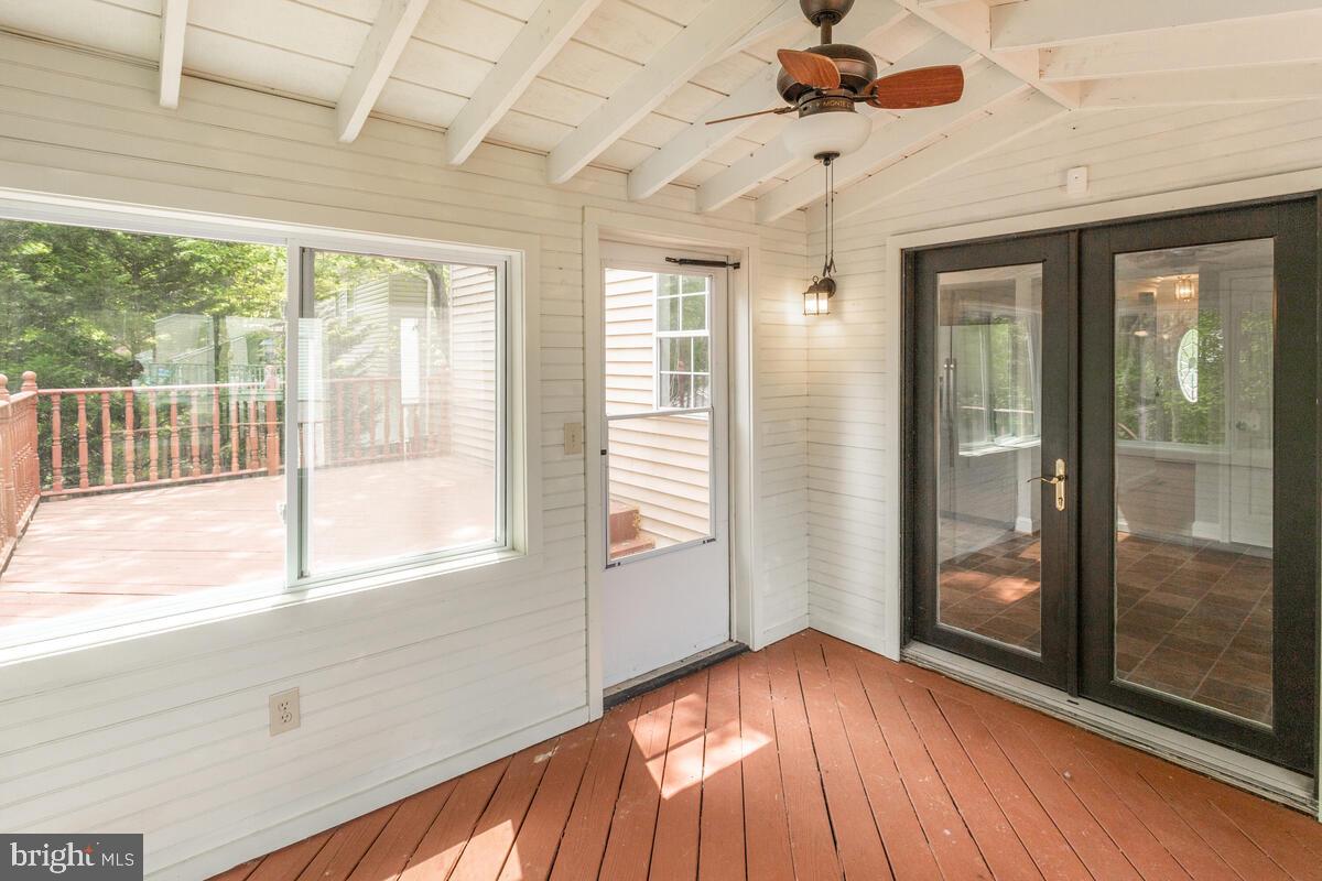 SANDY OAKS - Residential