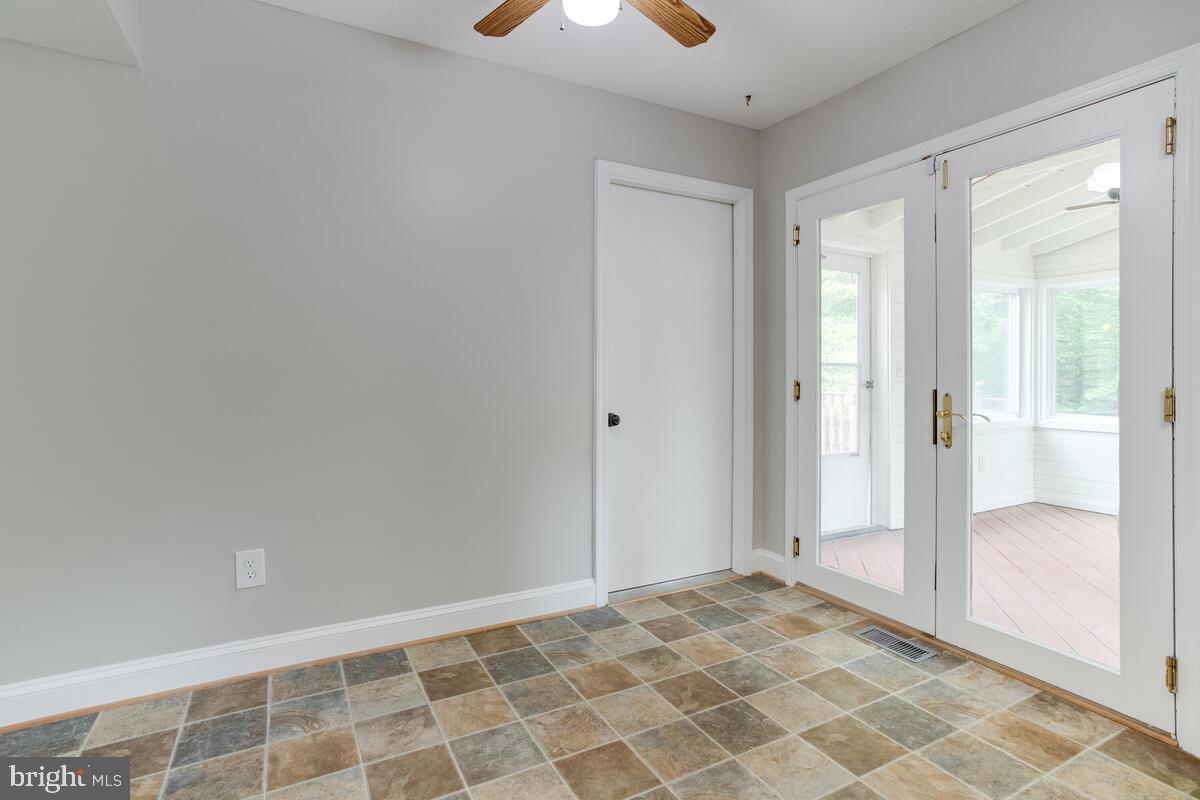 SANDY OAKS - Residential