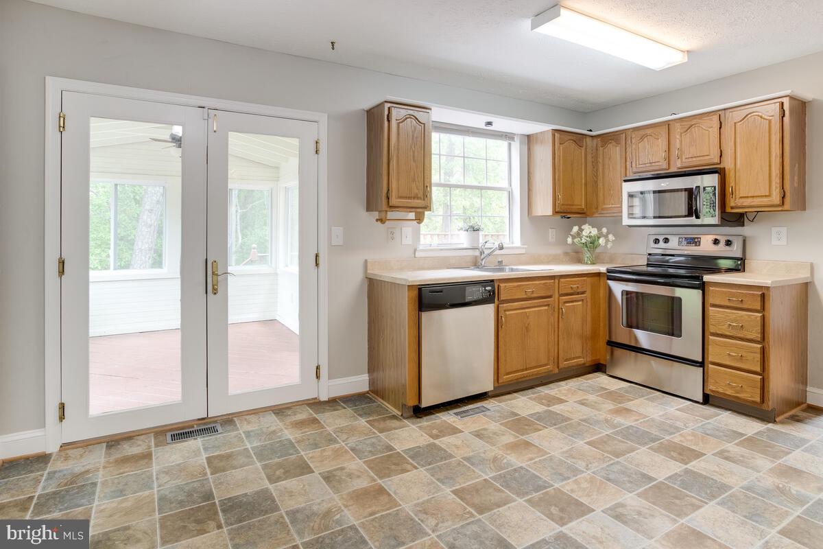 SANDY OAKS - Residential