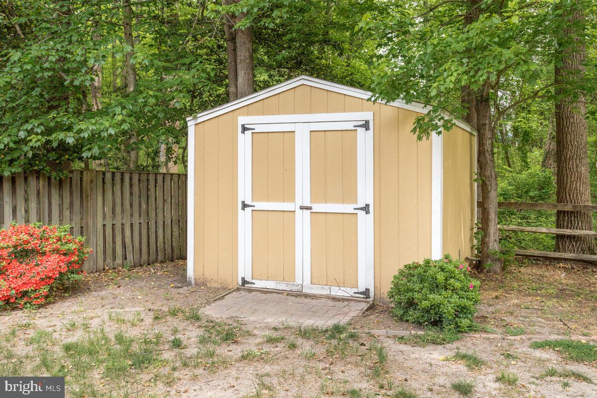 SANDY OAKS - Residential