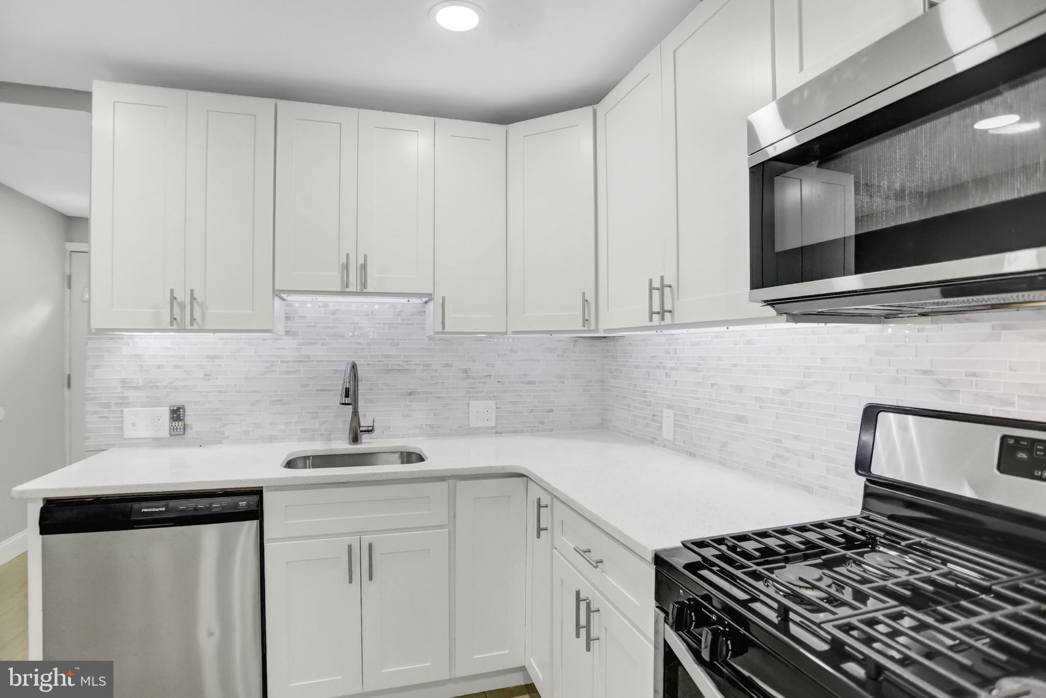 LOCUST POINT - Residential