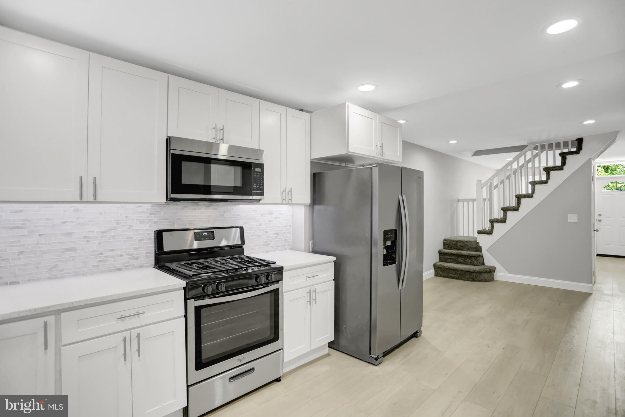 LOCUST POINT - Residential