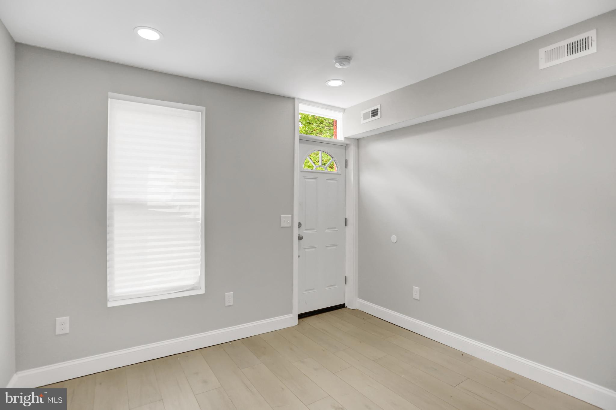 LOCUST POINT - Residential