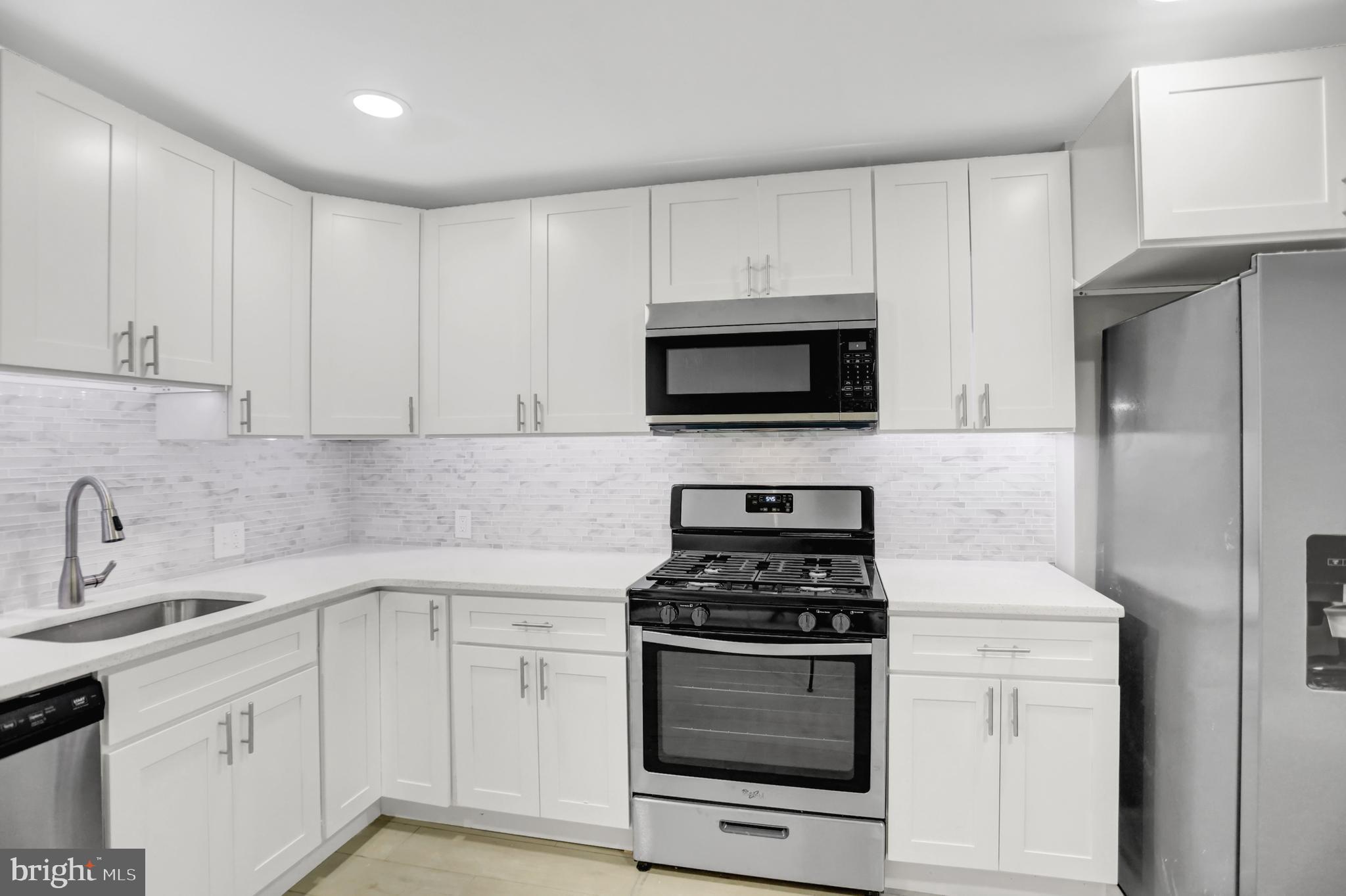 LOCUST POINT - Residential