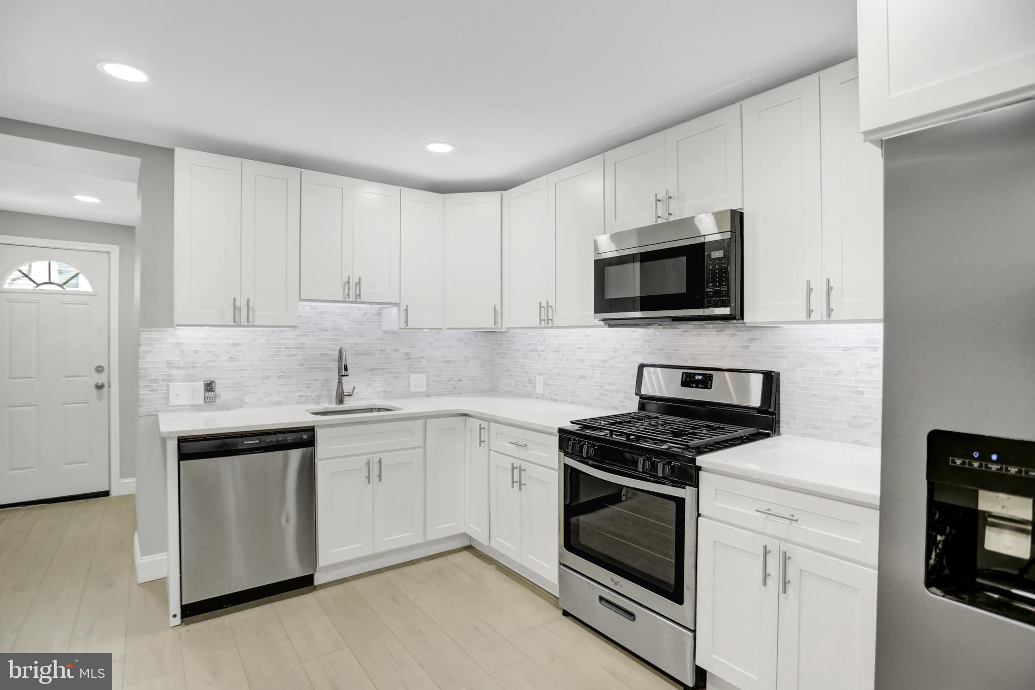 LOCUST POINT - Residential