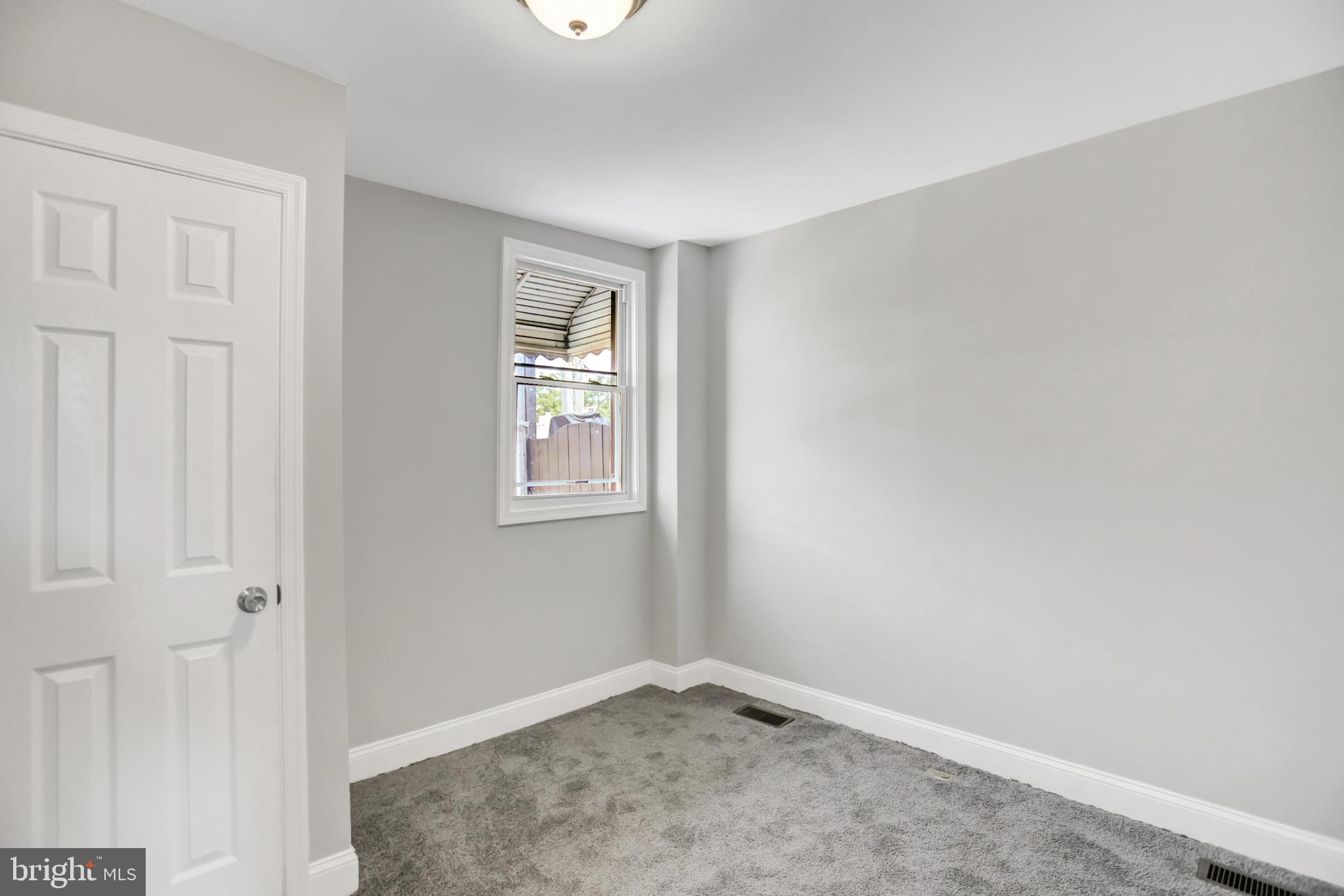 LOCUST POINT - Residential