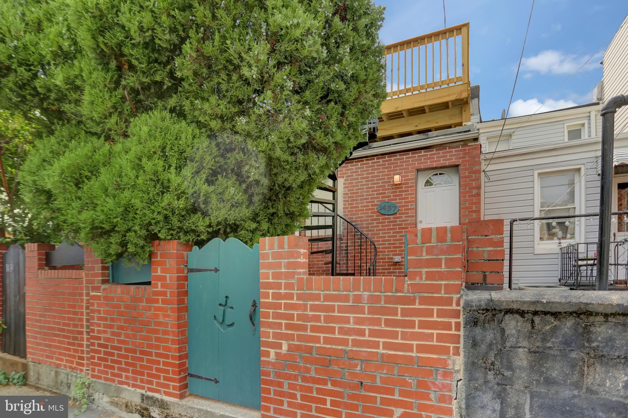 LOCUST POINT - Residential