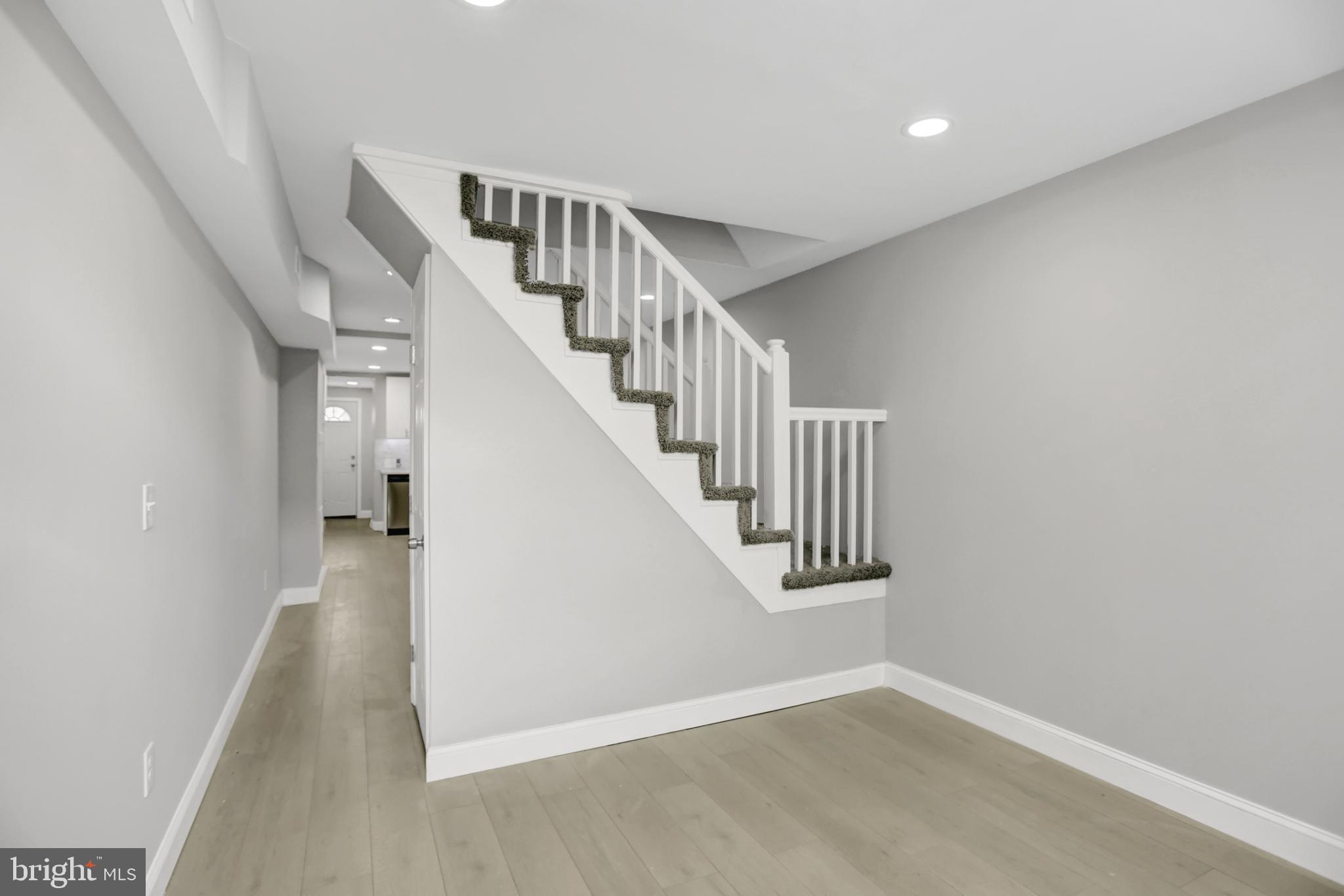 LOCUST POINT - Residential