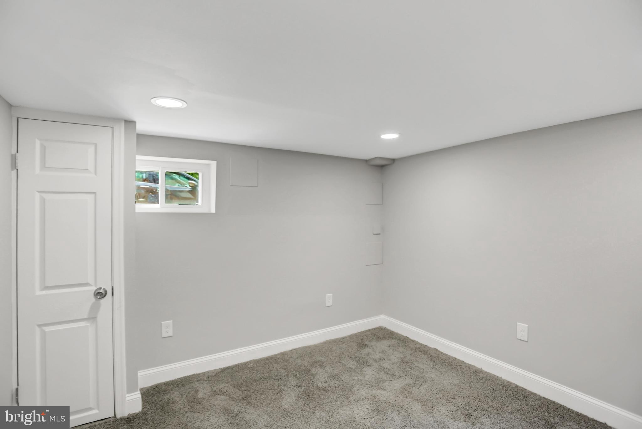 LOCUST POINT - Residential