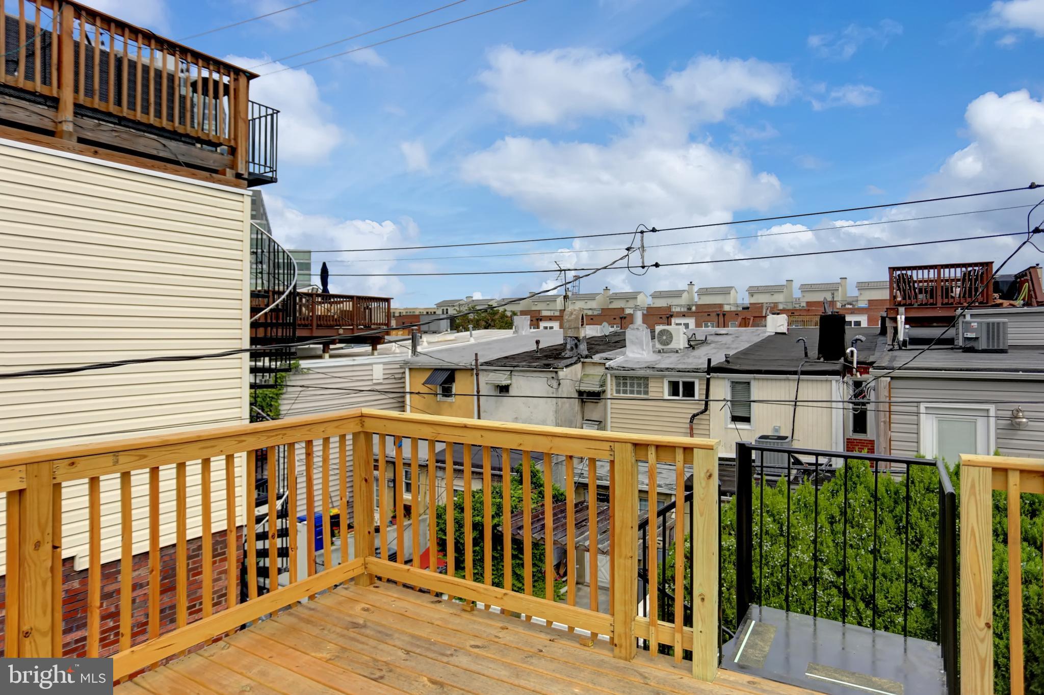 LOCUST POINT - Residential